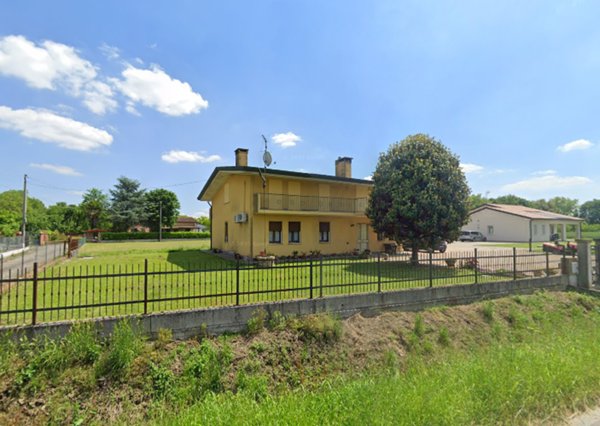 casa indipendente in vendita a Tribano