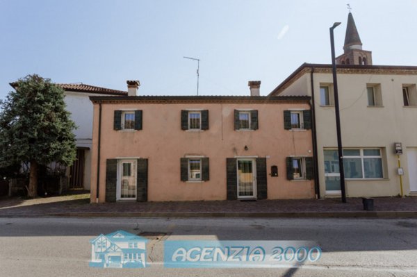 casa indipendente in vendita a Tribano