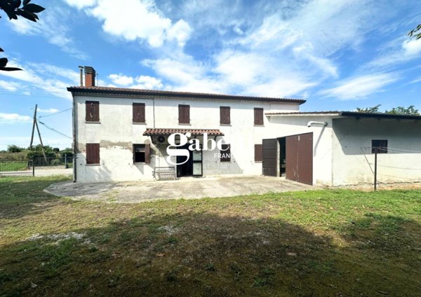 casa indipendente in vendita a Tribano