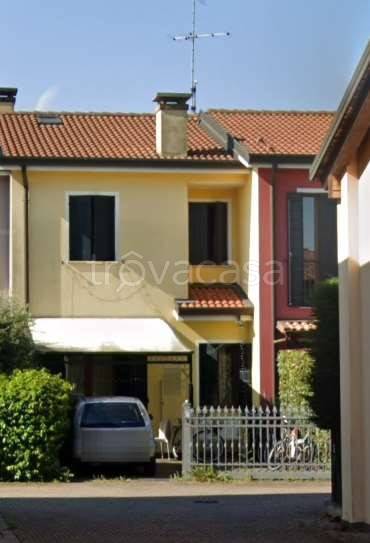 casa indipendente in vendita a Tribano