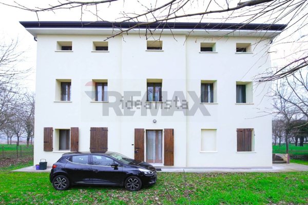 appartamento in vendita a Tribano in zona San Luca