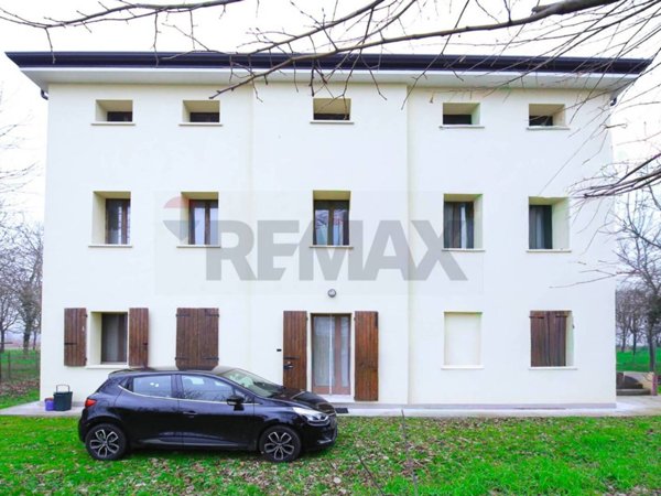 appartamento in vendita a Tribano in zona San Luca