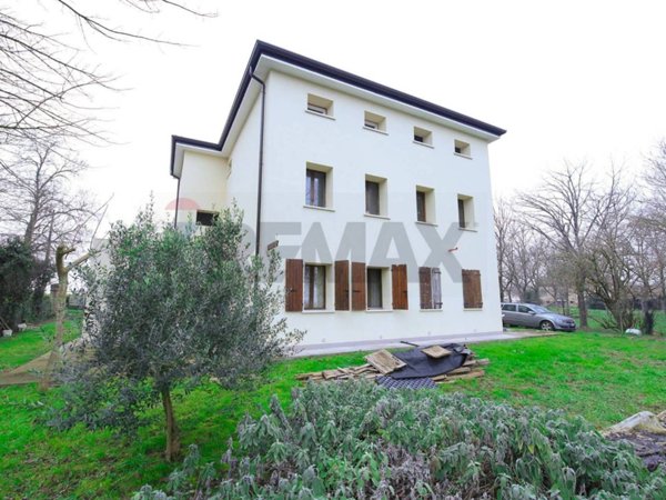 appartamento in vendita a Tribano in zona San Luca