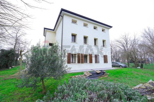 appartamento in vendita a Tribano in zona San Luca