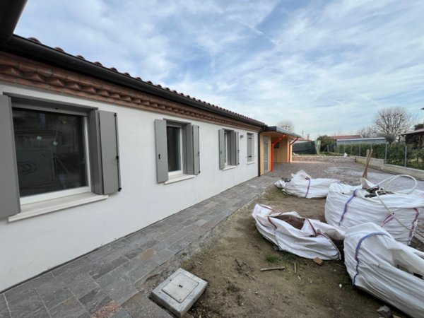 casa indipendente in vendita a Tribano