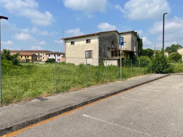 terreno agricolo in vendita a Tribano