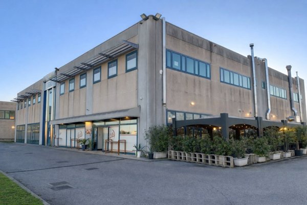 negozio in vendita a Tribano