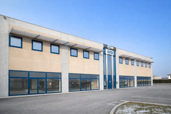 negozio in vendita a Tribano