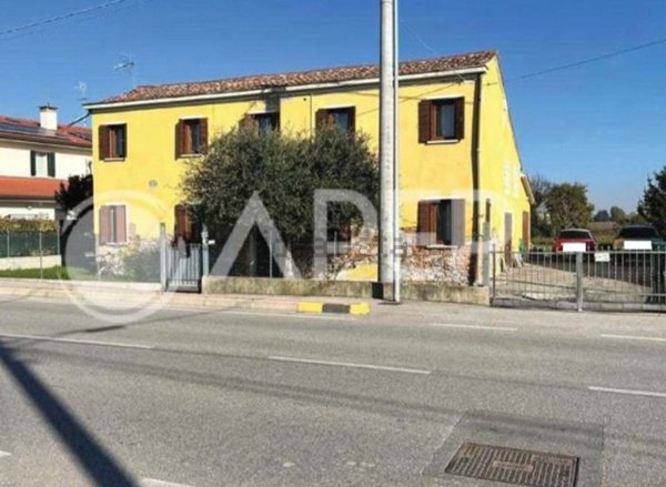 casa indipendente in vendita a Tribano