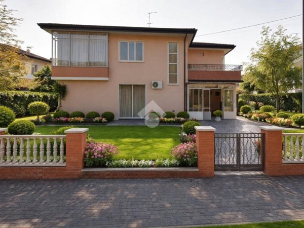 casa indipendente in vendita a Tribano