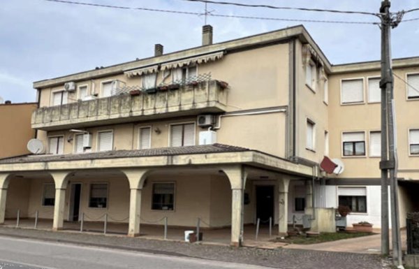 appartamento in vendita a Tribano in zona San Luca