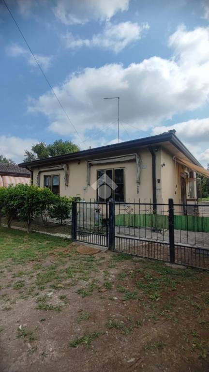 casa indipendente in vendita a Tribano in zona San Luca