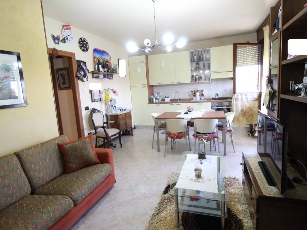 appartamento in vendita ad Urbana