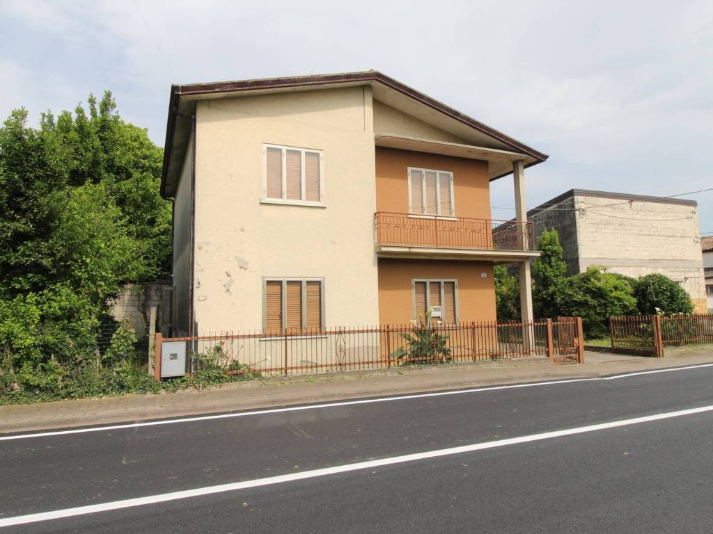 casa indipendente in vendita ad Urbana in zona San Salvaro