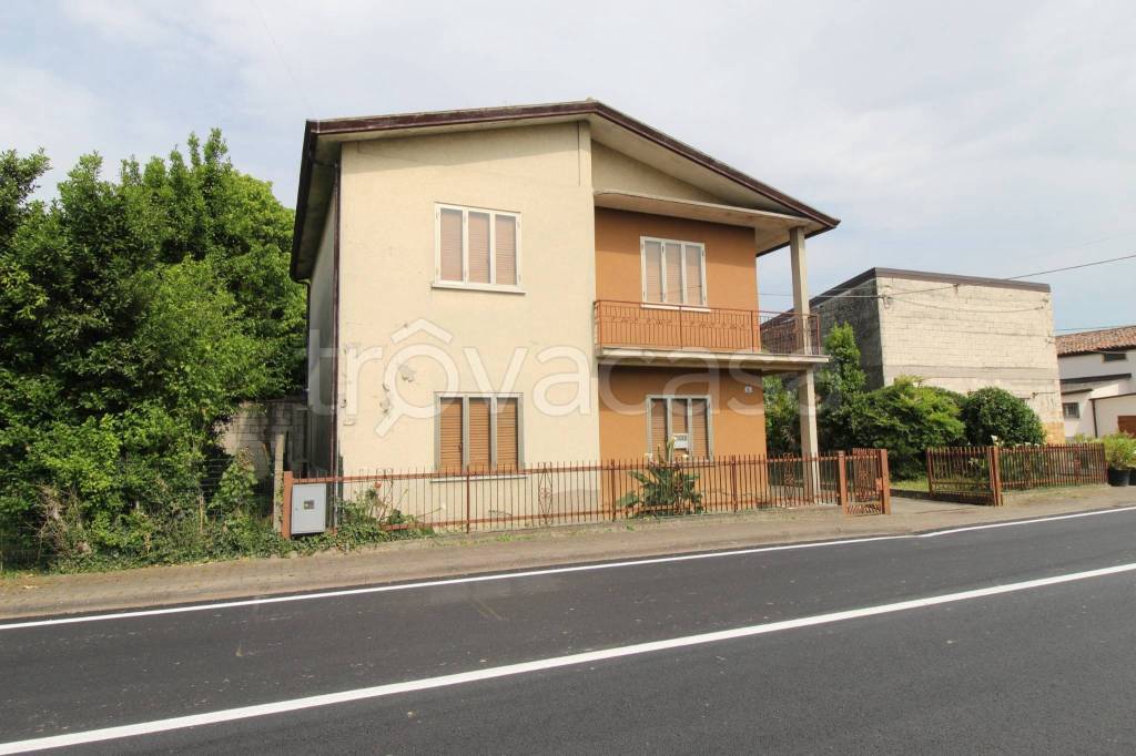 casa indipendente in vendita ad Urbana