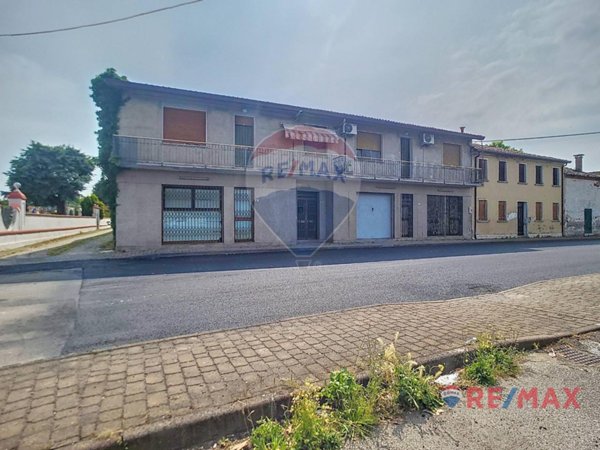 casa indipendente in vendita ad Urbana