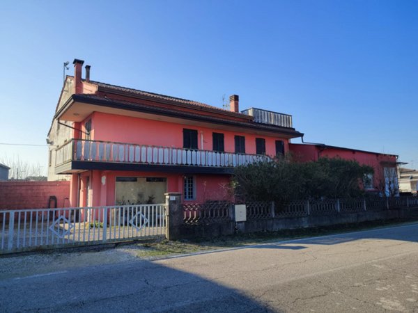 casa indipendente in vendita ad Urbana
