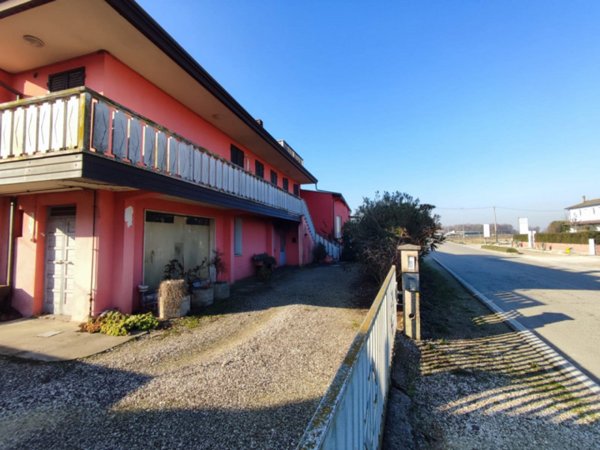 casa indipendente in vendita ad Urbana