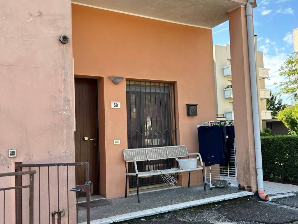 appartamento in vendita ad Urbana