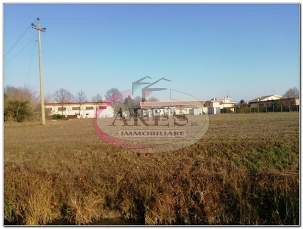 terreno edificabile in vendita ad Urbana