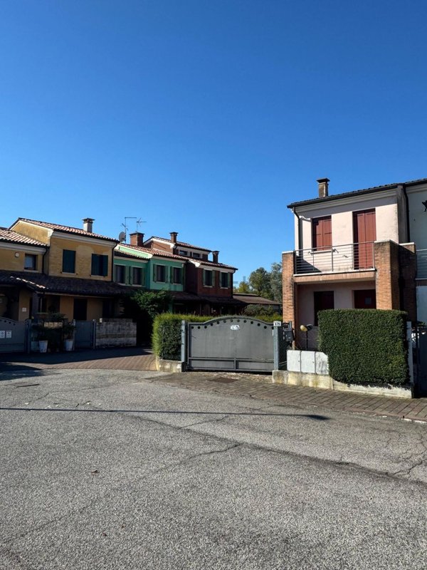 casa indipendente in vendita ad Urbana
