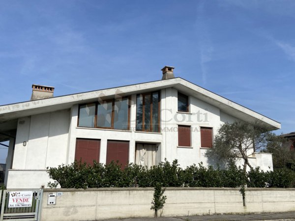 casa indipendente in vendita ad Urbana