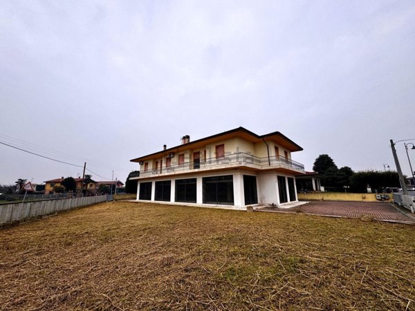 casa indipendente in vendita ad Urbana