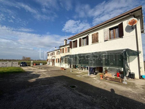 casa indipendente in vendita ad Urbana