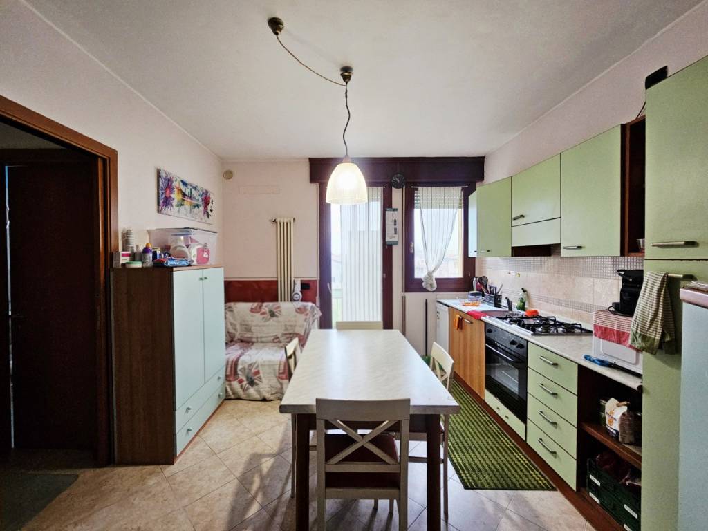 appartamento in vendita ad Urbana