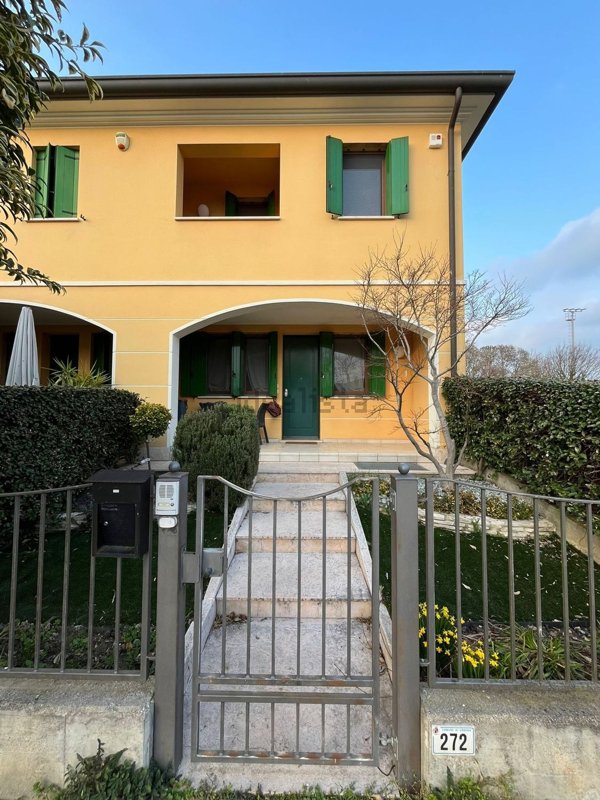 casa indipendente in vendita ad Urbana