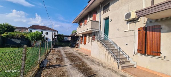 appartamento in vendita ad Urbana