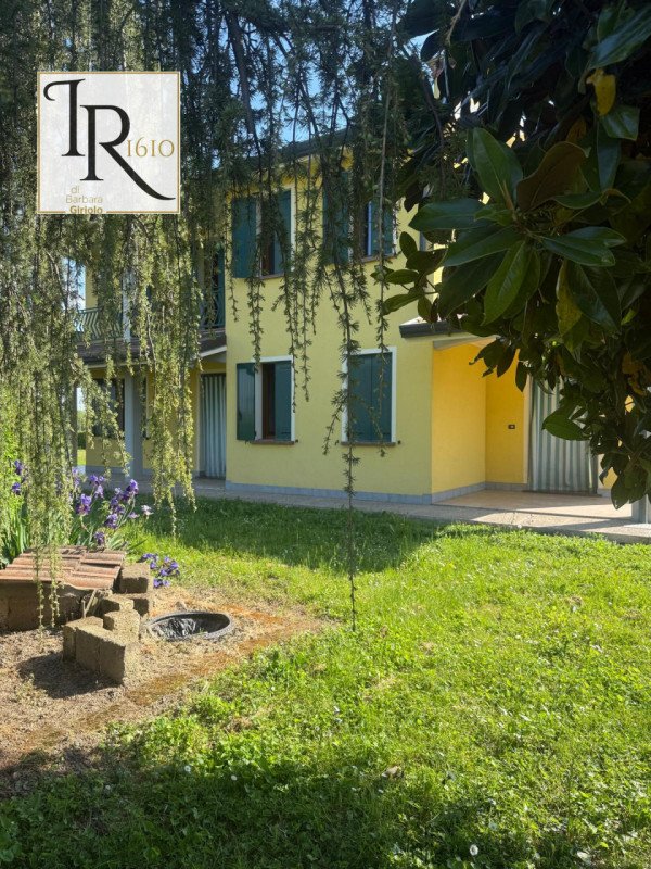 casa indipendente in vendita ad Urbana