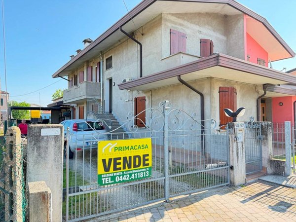 appartamento in vendita ad Urbana