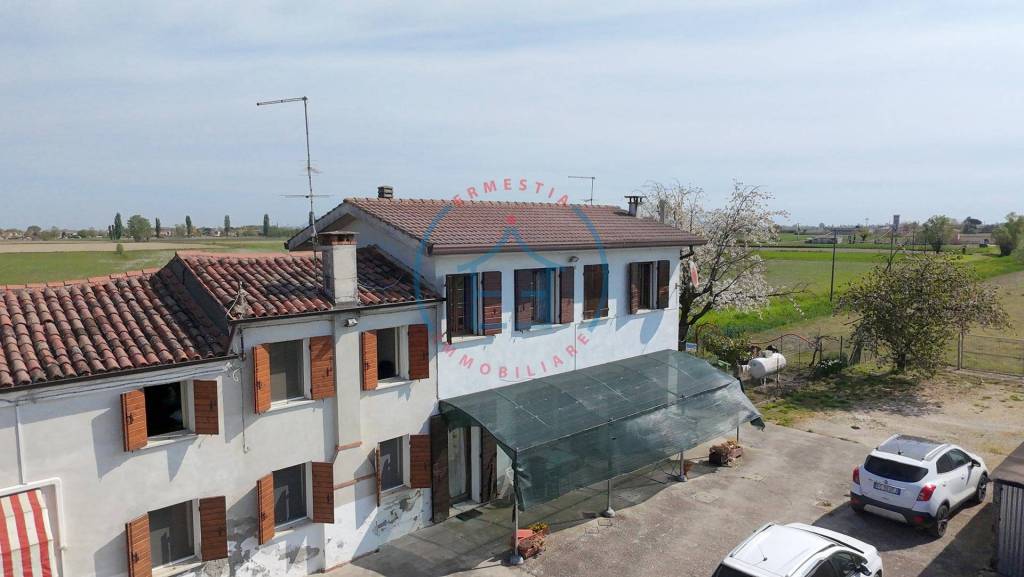 casa indipendente in vendita ad Urbana