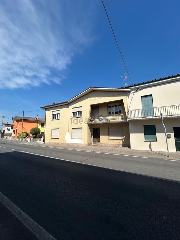 casa indipendente in vendita ad Urbana
