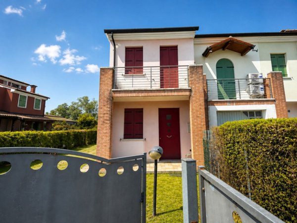 casa indipendente in vendita ad Urbana