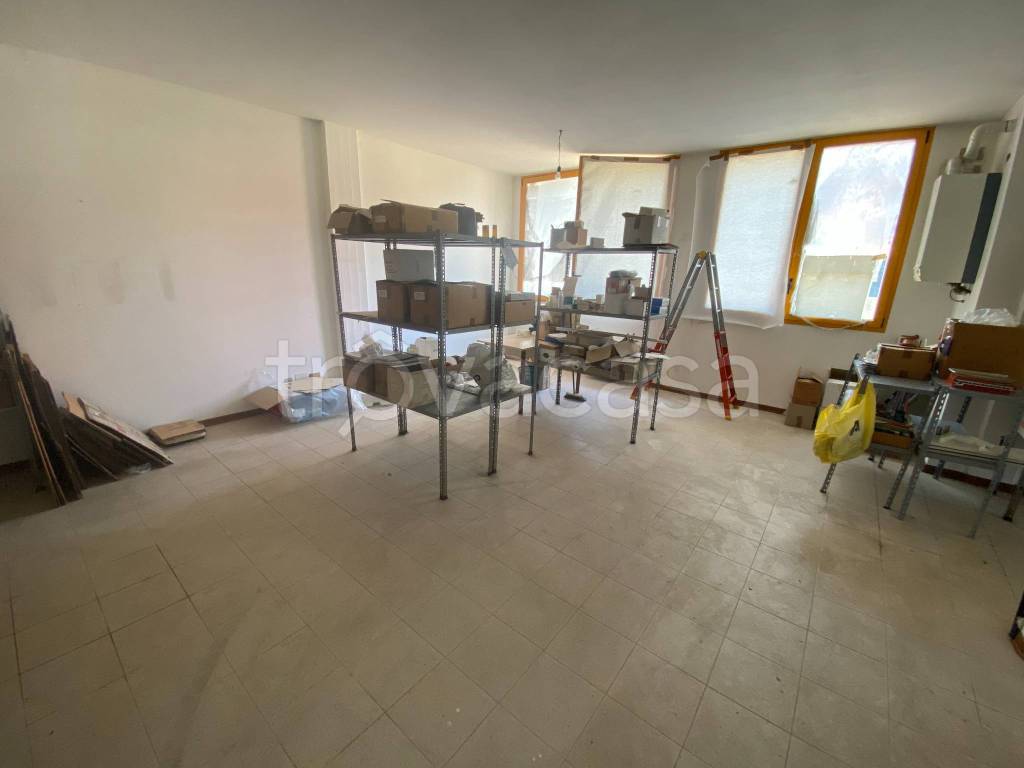 negozio in vendita a Veggiano