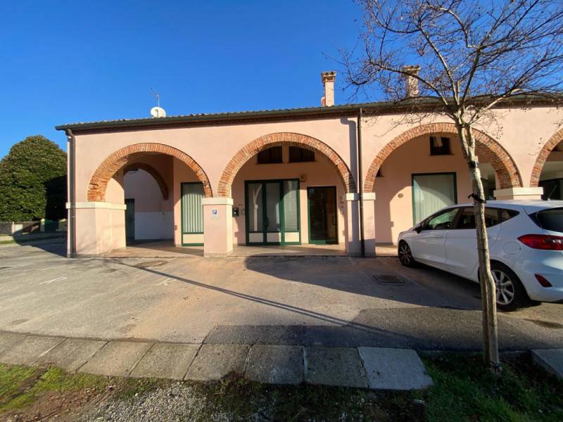 negozio in vendita a Veggiano