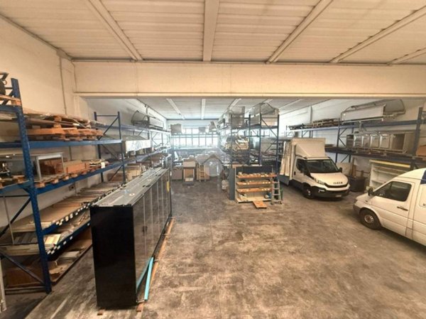 locale commerciale in vendita a Veggiano