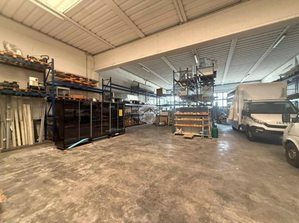 locale commerciale in vendita a Veggiano