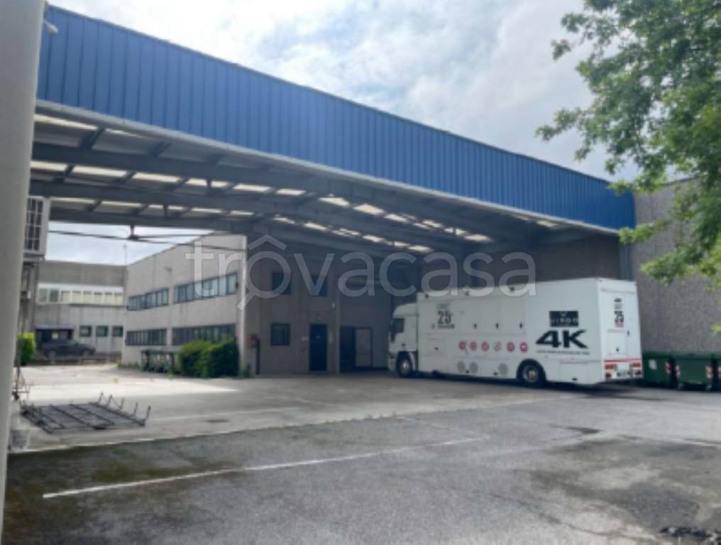 locale commerciale in vendita a Veggiano