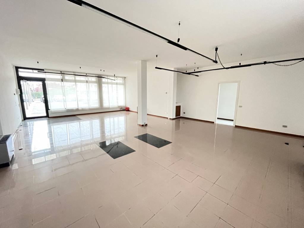 negozio in vendita a Veggiano