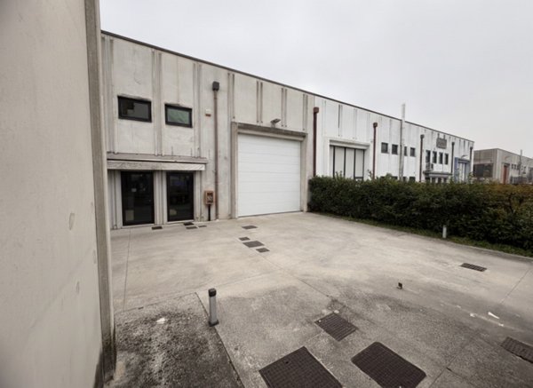 locale di sgombero in vendita a Veggiano