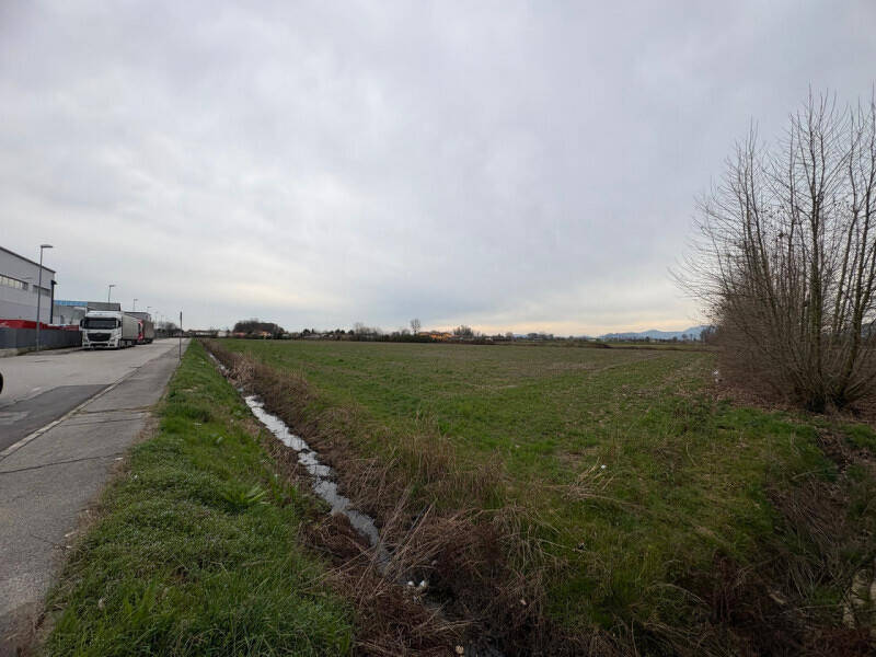 terreno edificabile in vendita a Veggiano