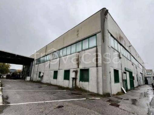 locale commerciale in vendita a Veggiano