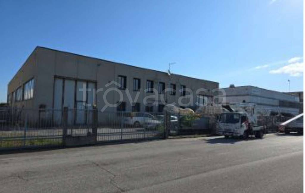 locale commerciale in vendita a Veggiano