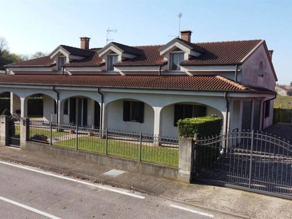 casa indipendente in vendita a Vescovana
