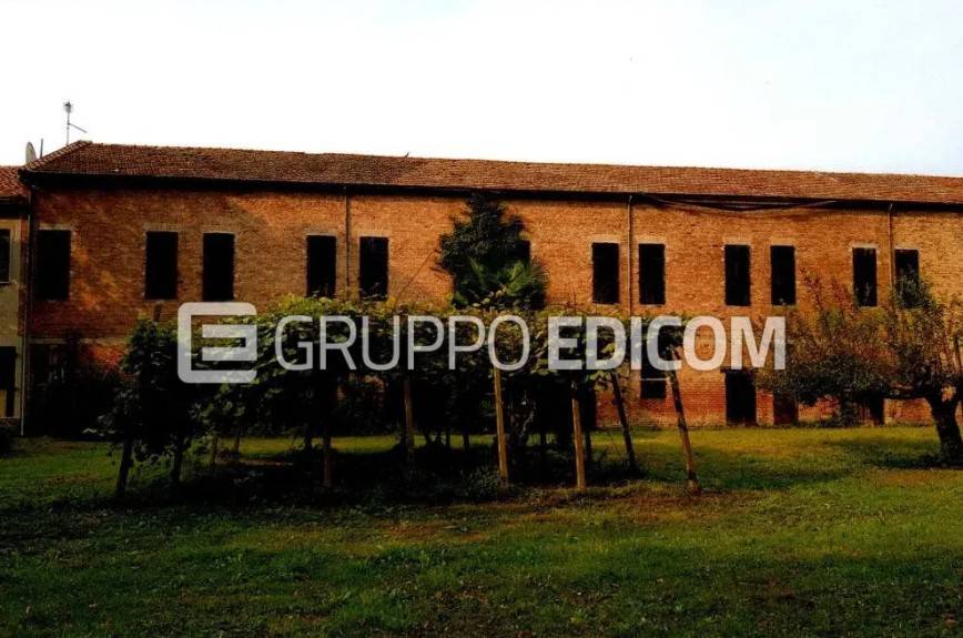 locale commerciale in vendita a Vescovana