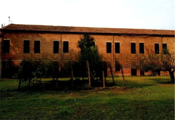 locale di sgombero in vendita a Vescovana