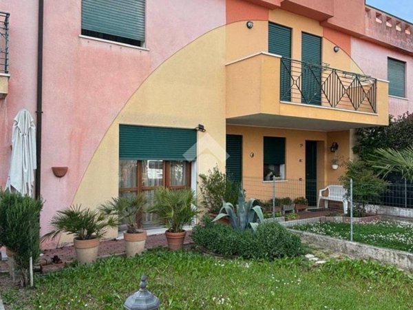 casa indipendente in vendita a Vescovana